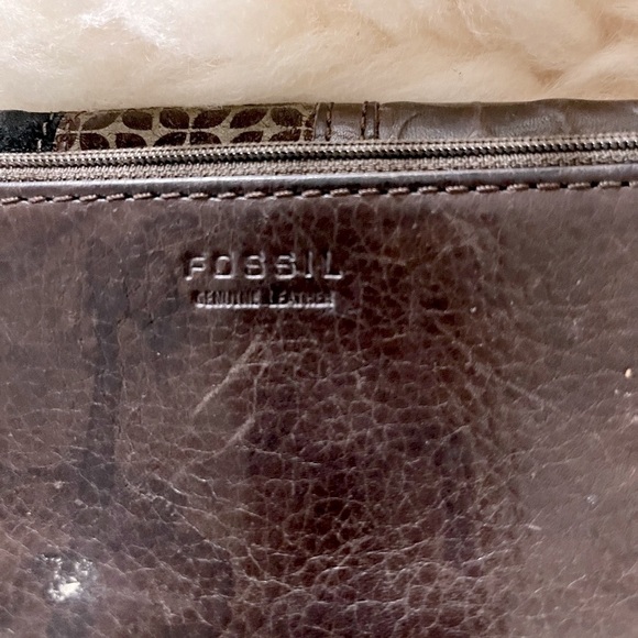 Fossil Brown Leather Trifold Wallet - Picture 5 of 5